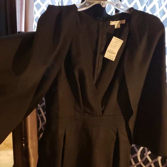 Black short romper - Picture 2 of 3